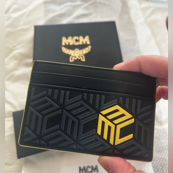 MCM cardholder NEW FULL INCLUSION - Picture 2 of 7